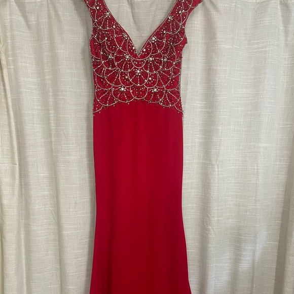 Pageant/Homecoming/Prom - Picture 2 of 16